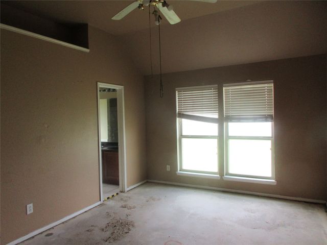 1100 Manhassett Court, Fort Worth, TX 76140