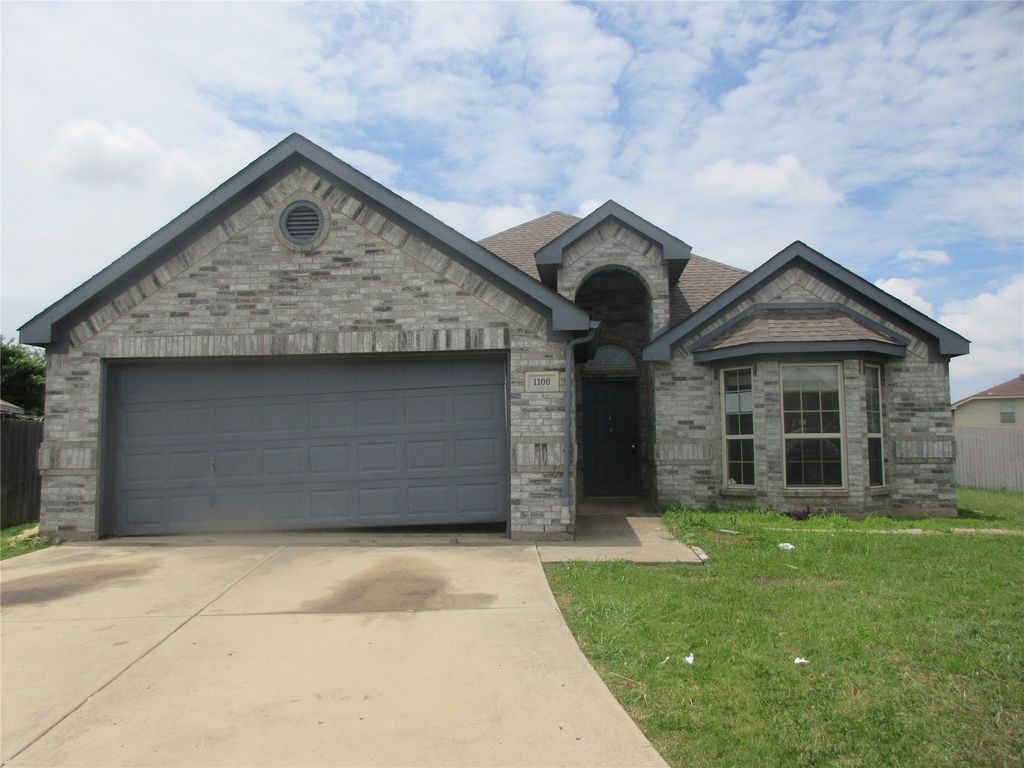 1100 Manhassett Court, Fort Worth, TX 76140