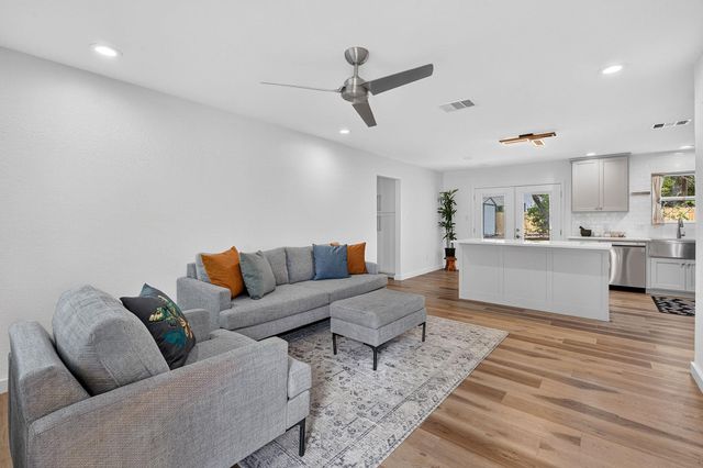 204 Chippendale Ave, Austin, TX 78745