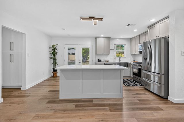 204 Chippendale Ave, Austin, TX 78745