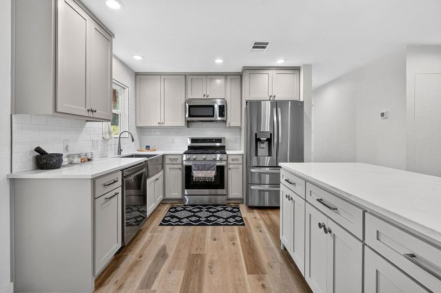 204 Chippendale Ave, Austin, TX 78745