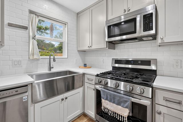 204 Chippendale Ave, Austin, TX 78745