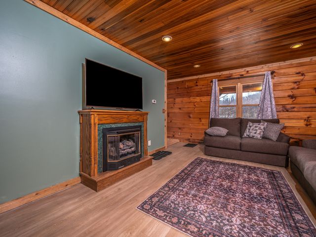 1528 KY-377, Vanceburg, KY 41179