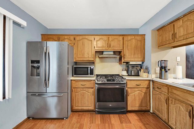 2522 College AVENUE, Milwaukee, WI 53221