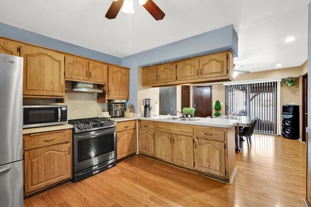 2522 College AVENUE, Milwaukee, WI 53221