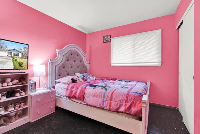 2522 College AVENUE, Milwaukee, WI 53221