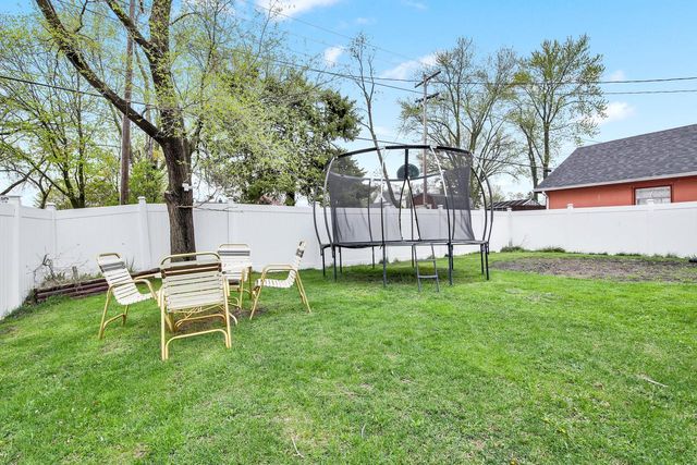 2522 College AVENUE, Milwaukee, WI 53221