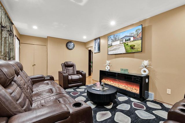 2522 College AVENUE, Milwaukee, WI 53221