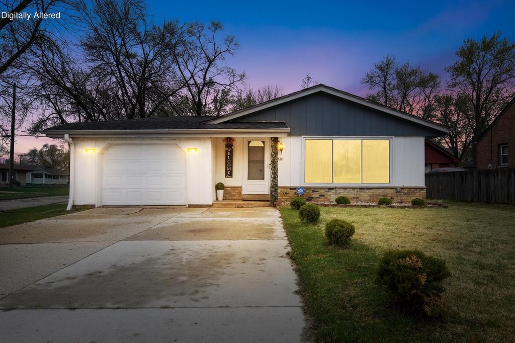 2522 College AVENUE, Milwaukee, WI 53221