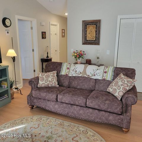 137 W Victoria Court E, Greenville, NC 27834