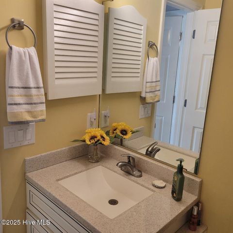 137 W Victoria Court E, Greenville, NC 27834