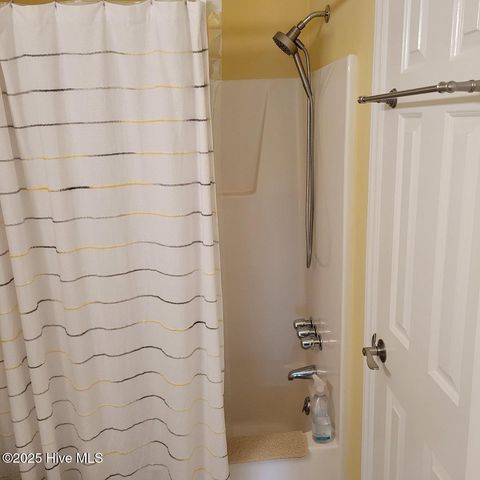 137 W Victoria Court E, Greenville, NC 27834