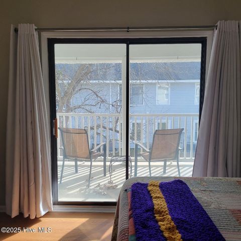 137 W Victoria Court E, Greenville, NC 27834