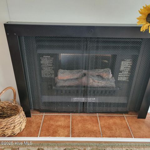 137 W Victoria Court E, Greenville, NC 27834