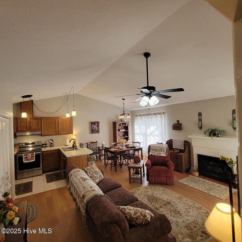 137 W Victoria Court E, Greenville, NC 27834