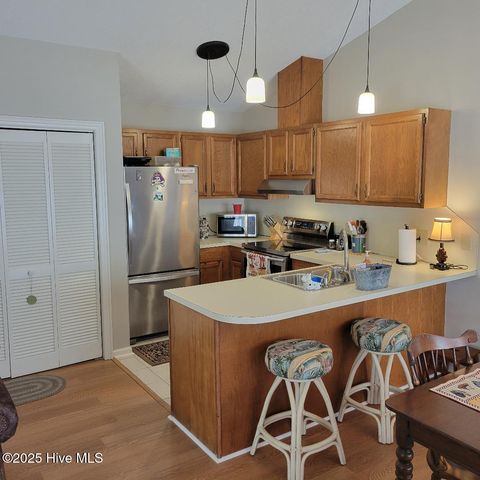 137 W Victoria Court E, Greenville, NC 27834