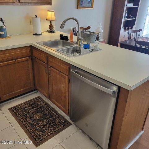 137 W Victoria Court E, Greenville, NC 27834