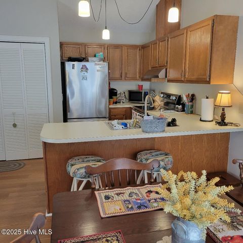 137 W Victoria Court E, Greenville, NC 27834