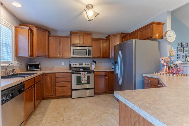 7720 St. Jordan Circle, Newburgh, IN 47630