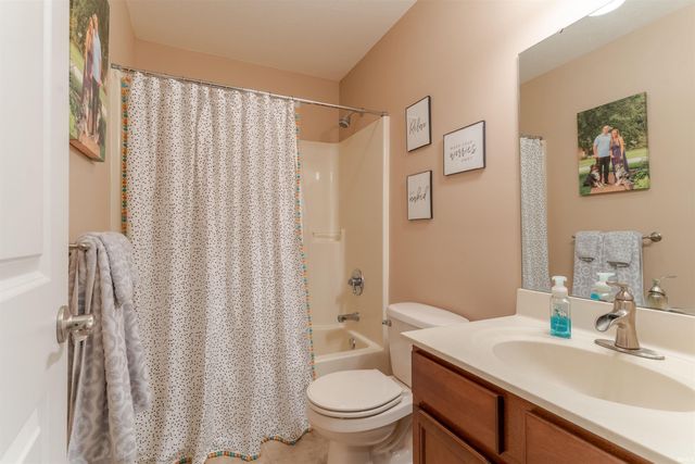 7720 St. Jordan Circle, Newburgh, IN 47630