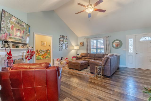 7720 St. Jordan Circle, Newburgh, IN 47630