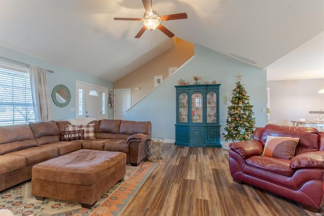 7720 St. Jordan Circle, Newburgh, IN 47630