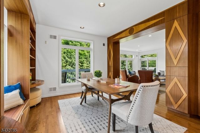 23 Hadrian Dr, Livingston Twp., NJ 07039