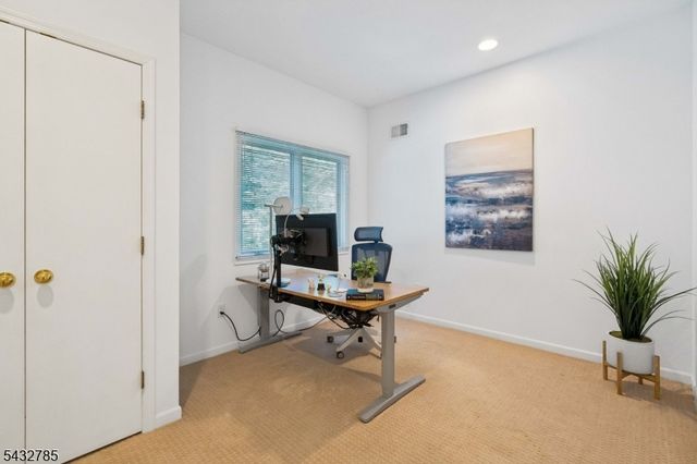 23 Hadrian Dr, Livingston Twp., NJ 07039