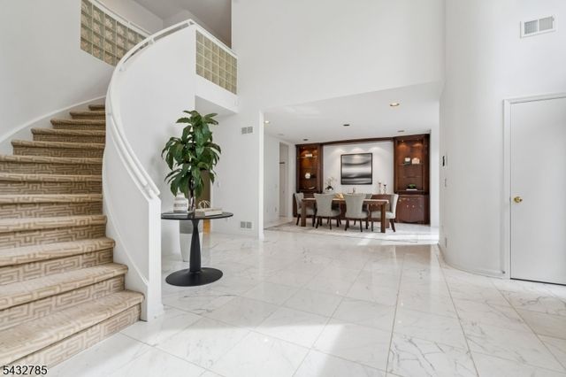 23 Hadrian Dr, Livingston Twp., NJ 07039