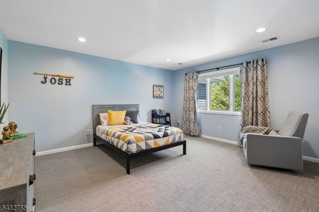 23 Hadrian Dr, Livingston Twp., NJ 07039