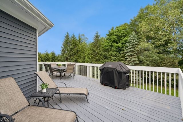 23 Hadrian Dr, Livingston Twp., NJ 07039