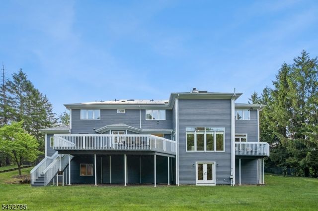 23 Hadrian Dr, Livingston Twp., NJ 07039