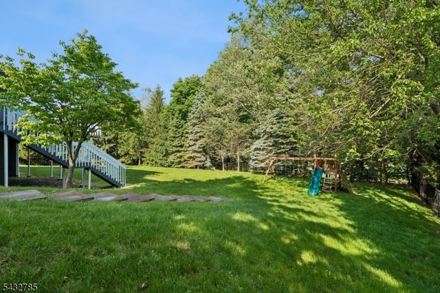 23 Hadrian Dr, Livingston Twp., NJ 07039