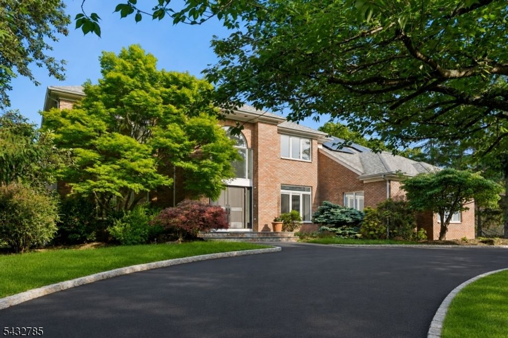 23 Hadrian Dr, Livingston Twp., NJ 07039