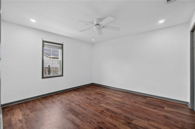 519 N 8th Street, Rogers, AR 72756