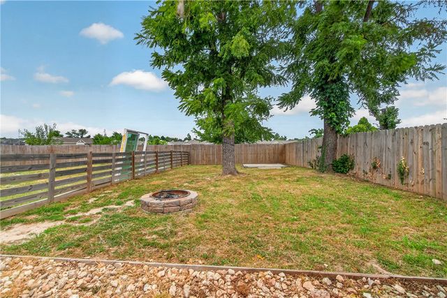519 N 8th Street, Rogers, AR 72756