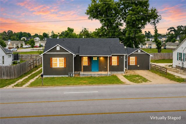 519 N 8th Street, Rogers, AR 72756