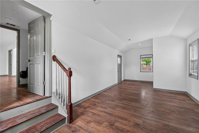519 N 8th Street, Rogers, AR 72756