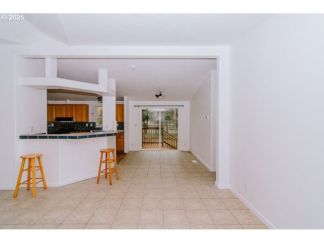 88247 ELLMAKER Rd, Veneta, OR 97487