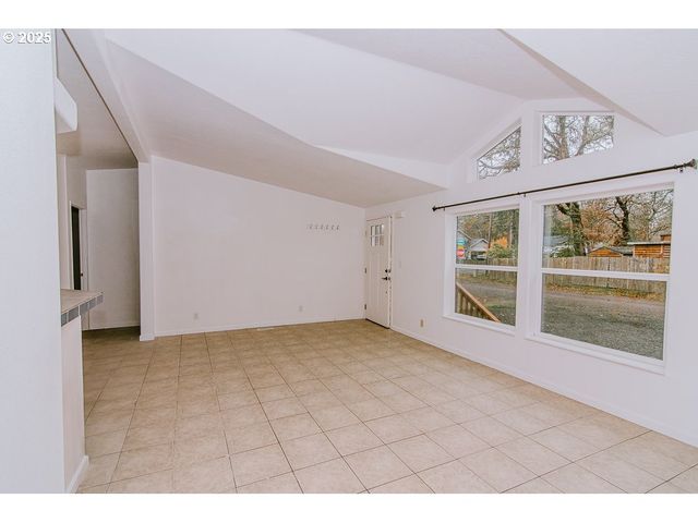 88247 ELLMAKER Rd, Veneta, OR 97487