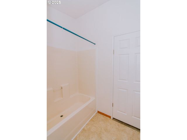 88247 ELLMAKER Rd, Veneta, OR 97487