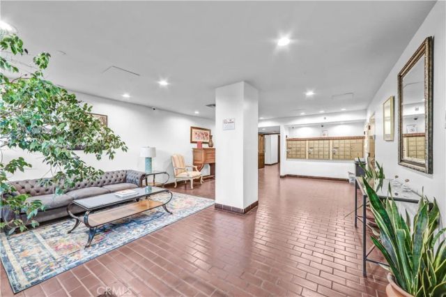 1900 Vine Street 212, Los Angeles, CA 90068
