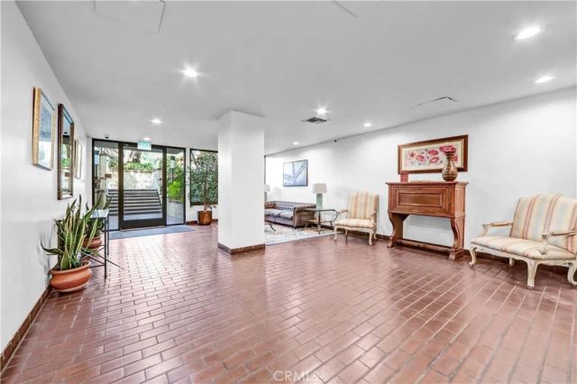 1900 Vine Street 212, Los Angeles, CA 90068