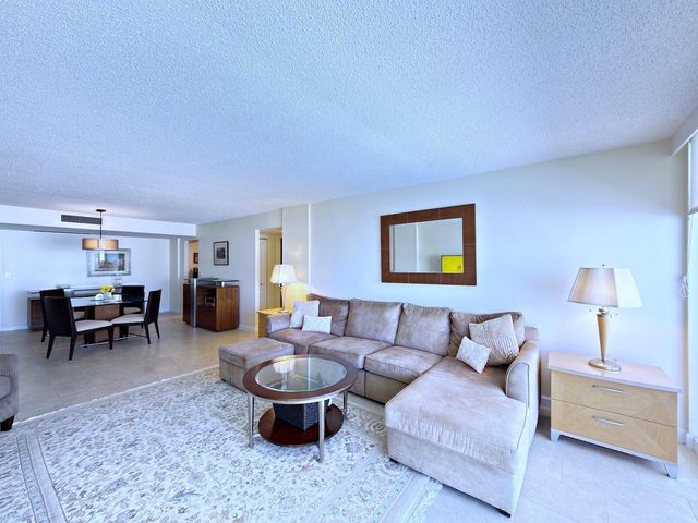 3546 S Ocean Boulevard 826, South Palm Beach, FL 33480