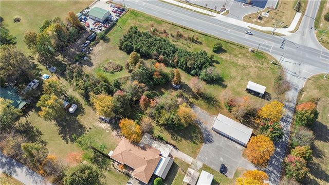 626 Oakwood Street, Lowell, AR 72745