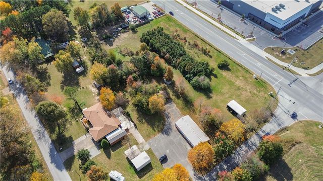 626 Oakwood Street, Lowell, AR 72745