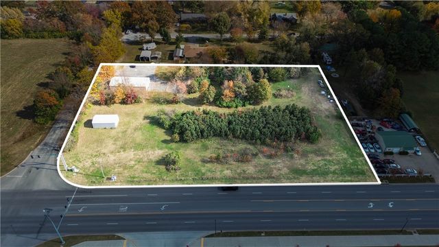 626 Oakwood Street, Lowell, AR 72745