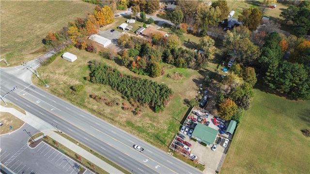626 Oakwood Street, Lowell, AR 72745
