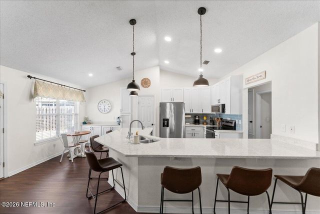 10377 SHELBY CREEK Road N, Jacksonville, FL 32221