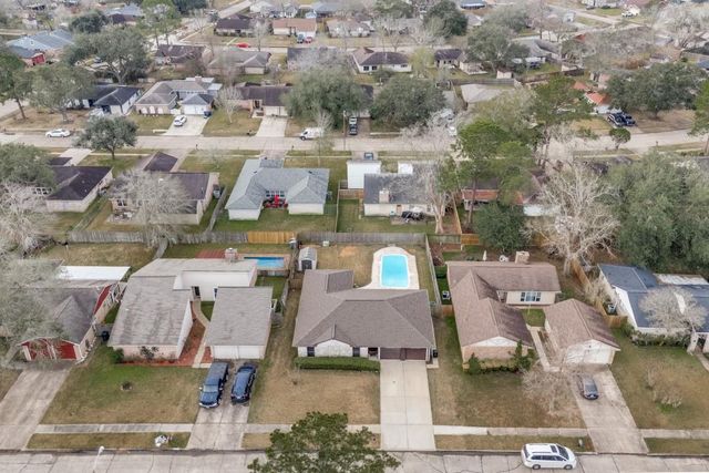 16210 Tibet Road, Friendswood, TX 77546